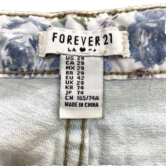 Forever 21 Size 29 High Rise Light Wash Cut Off Denim Jean Shorts Lace Details - Picture 4 of 8